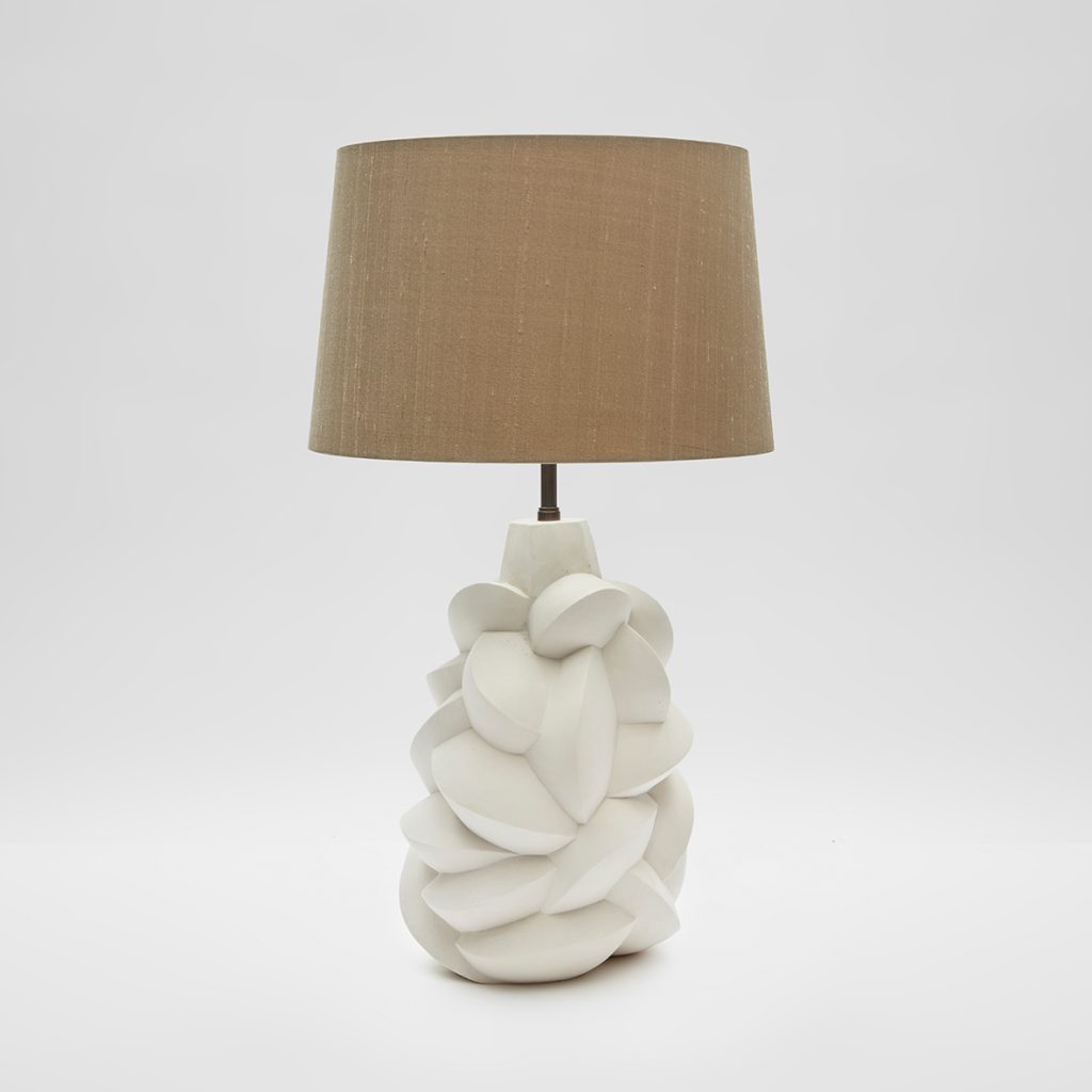 Victoria plaster lamp